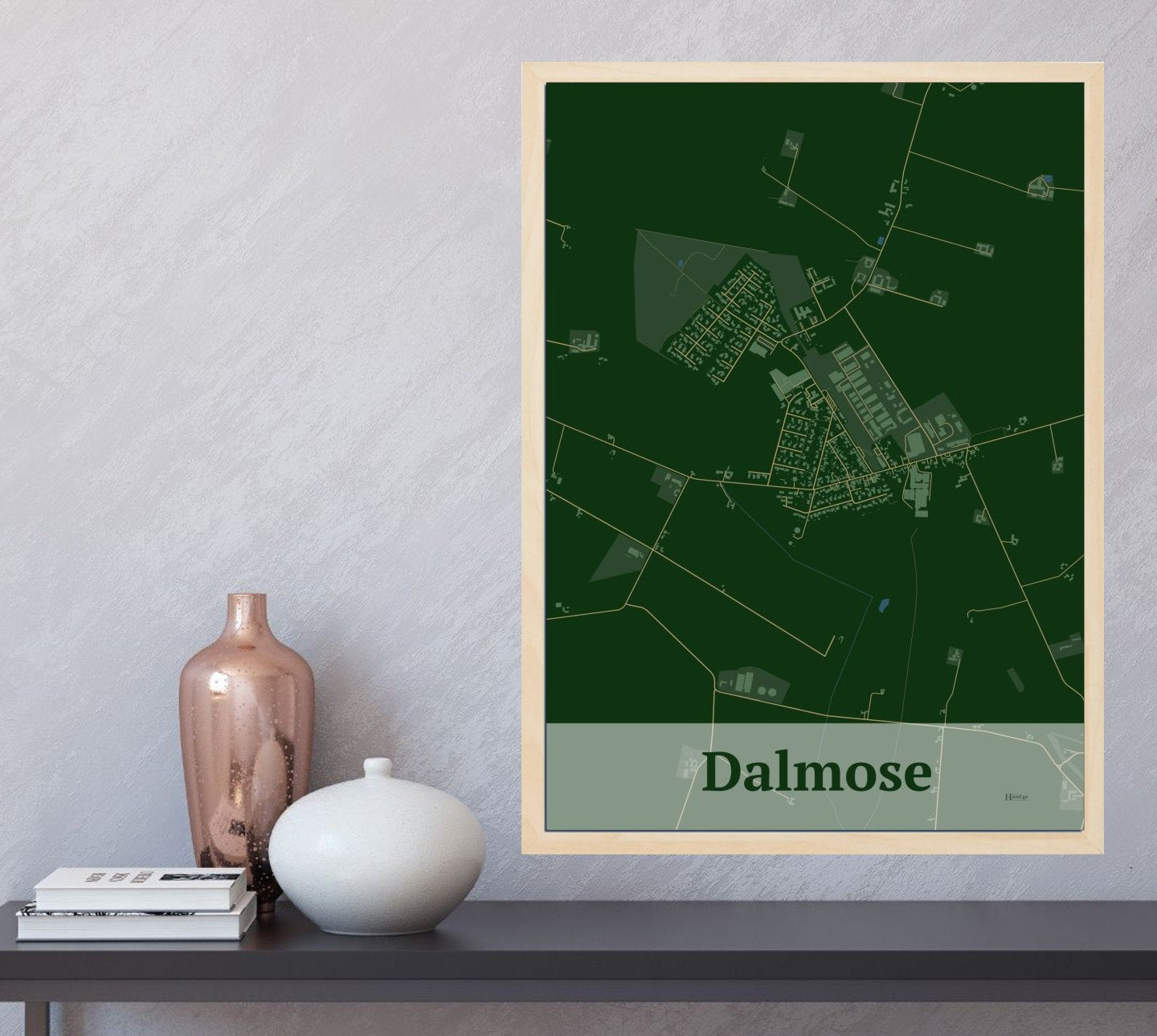 Dalmose plakat i farve og HjemEgn.dk design firkantet. Design bykort for Dalmose