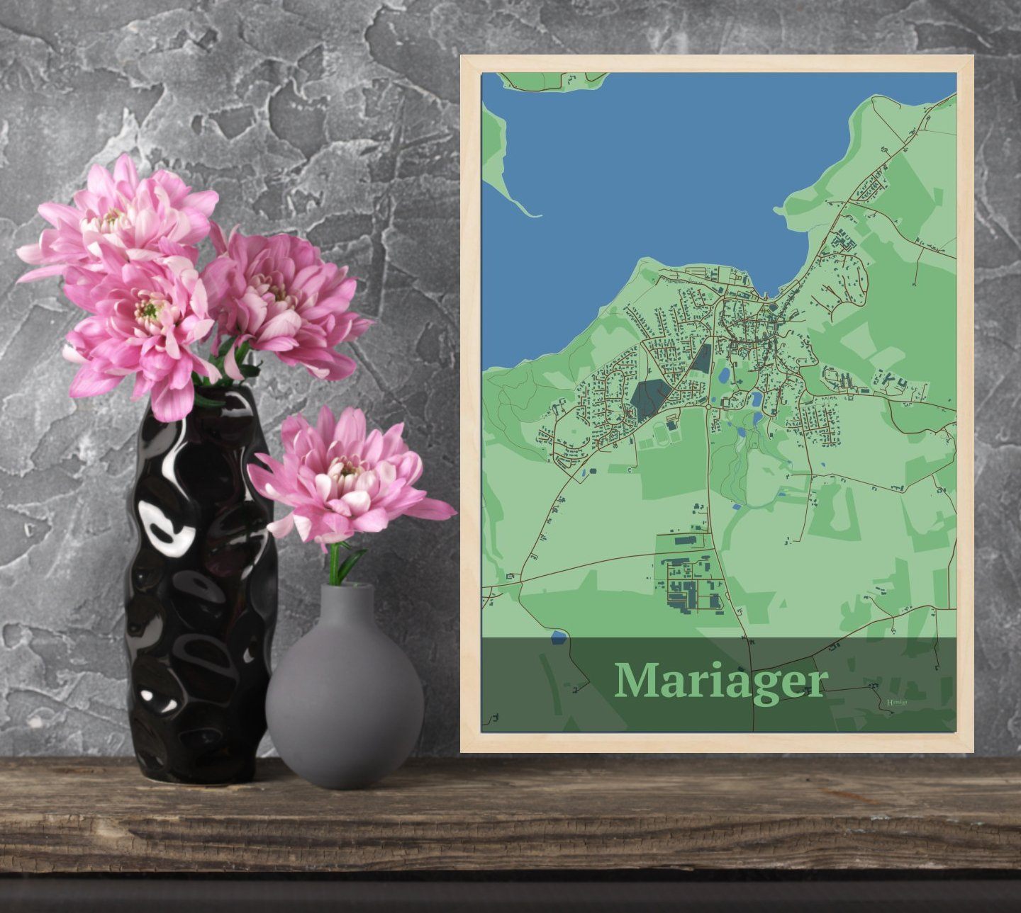 Mariager plakat i farve og HjemEgn.dk design firkantet. Design bykort for Mariager