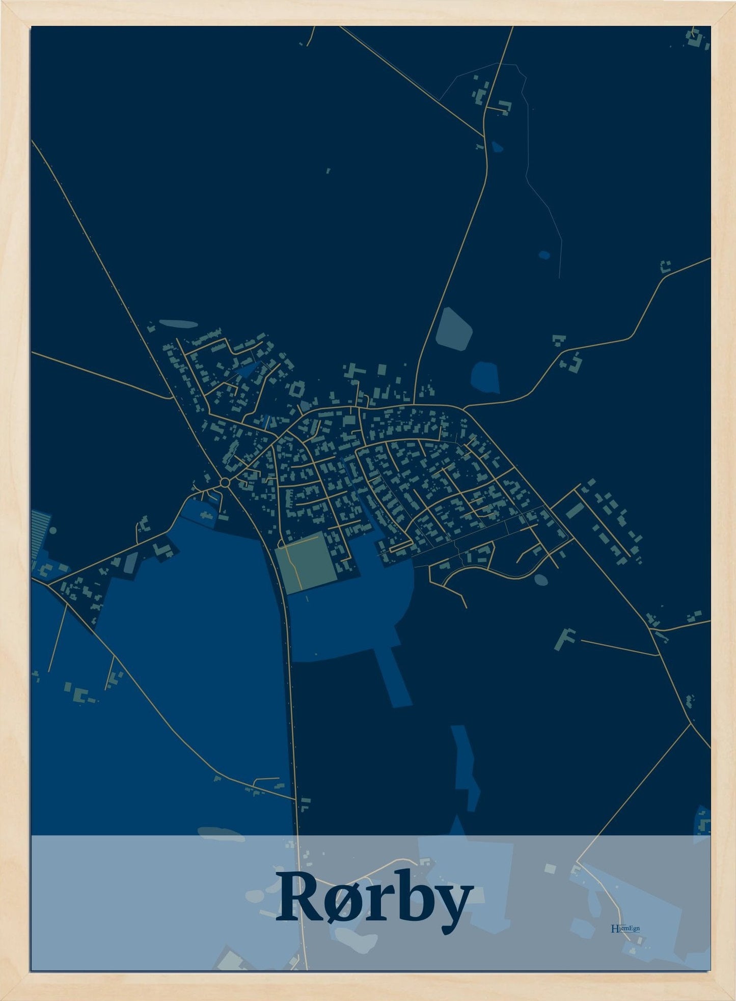 Rørby plakat i farve mørk blå og HjemEgn.dk design firkantet. Design bykort for Rørby