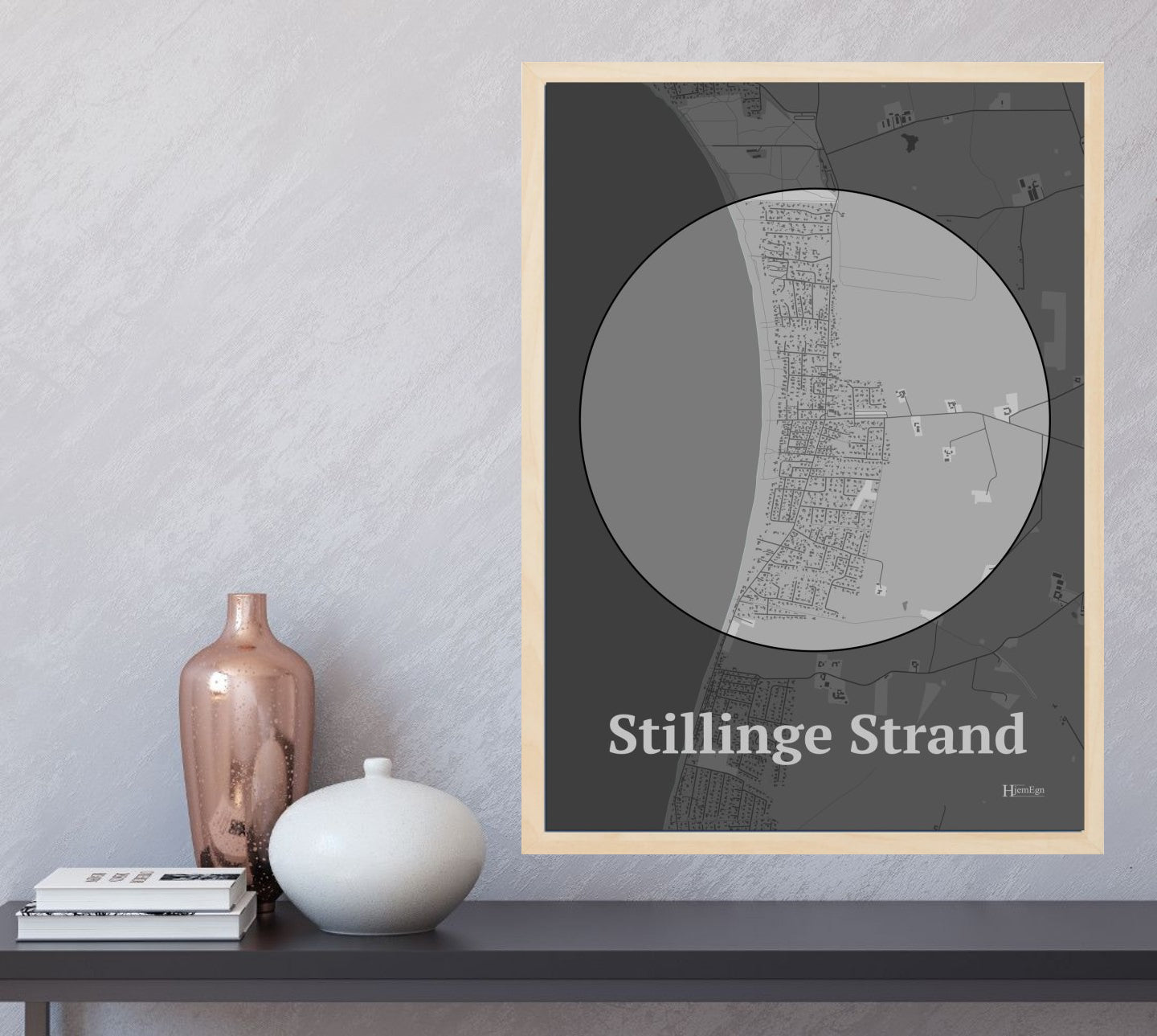Stillinge Strand plakat i farve og HjemEgn.dk design centrum. Design bykort for Stillinge Strand