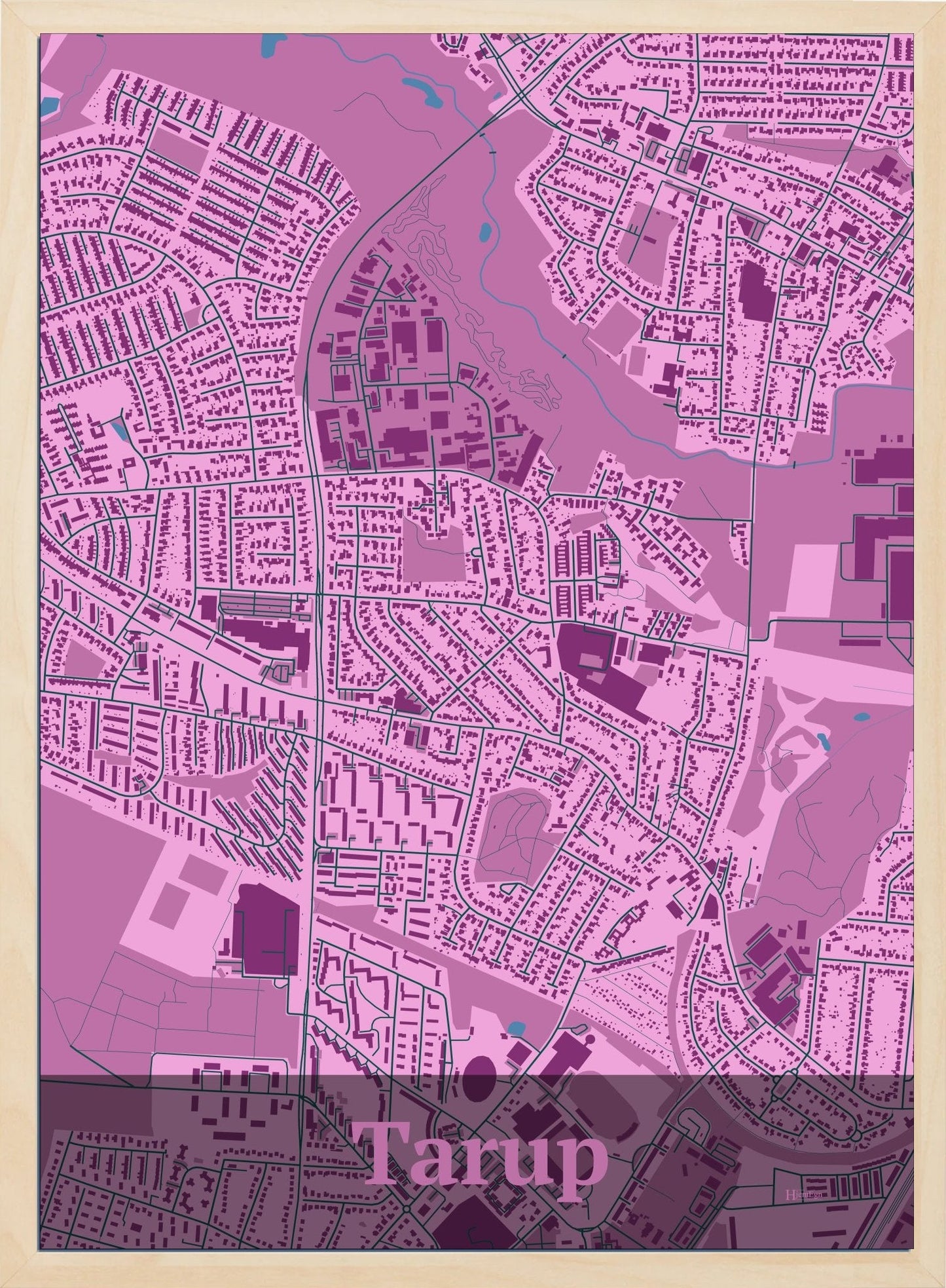 Tarup plakat i farve pastel rød og HjemEgn.dk design firkantet. Design bykort for Tarup