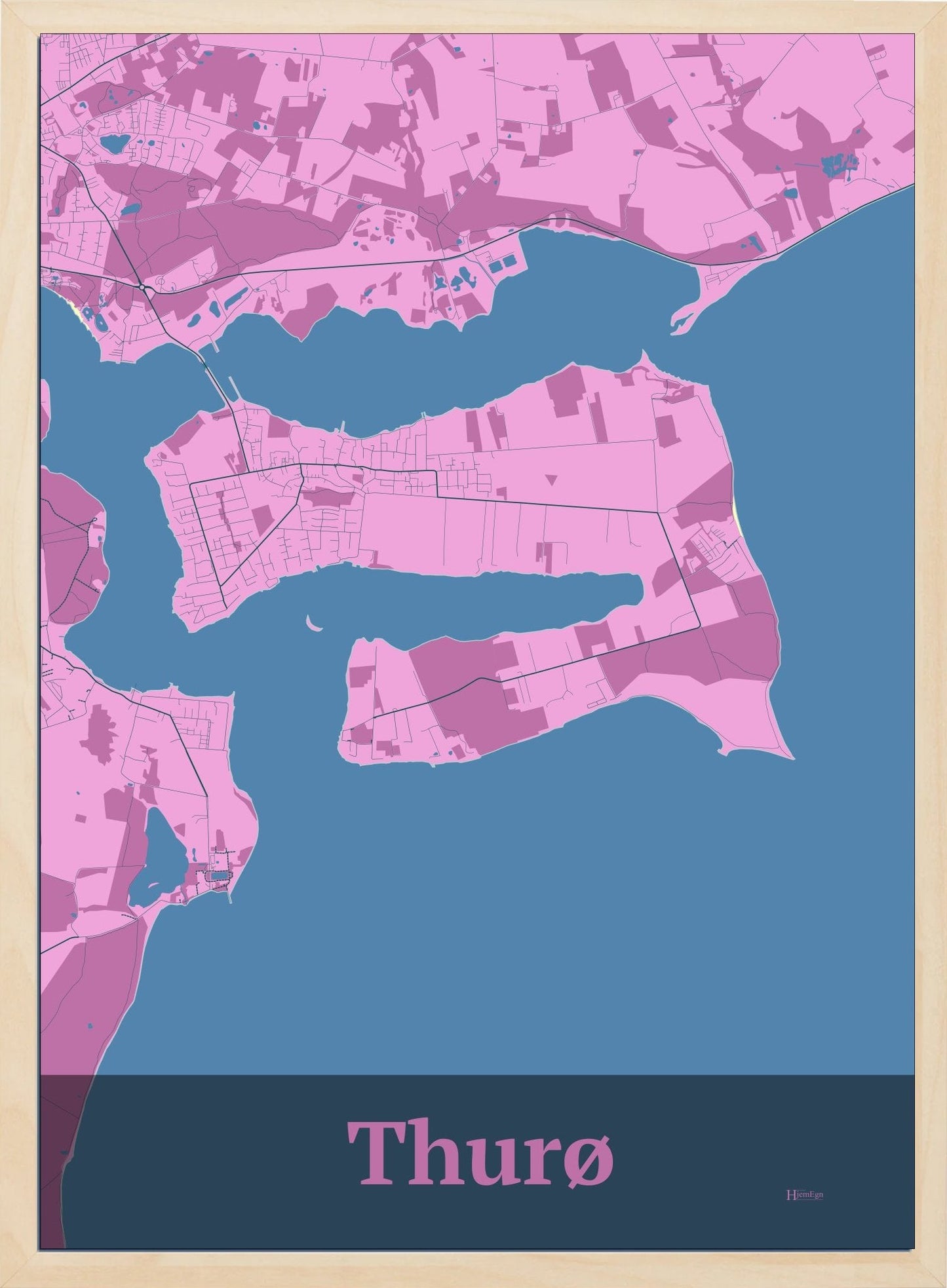 Thurø plakat i farve pastel rød og HjemEgn.dk design firkantet. Design ø-kort for Thurø