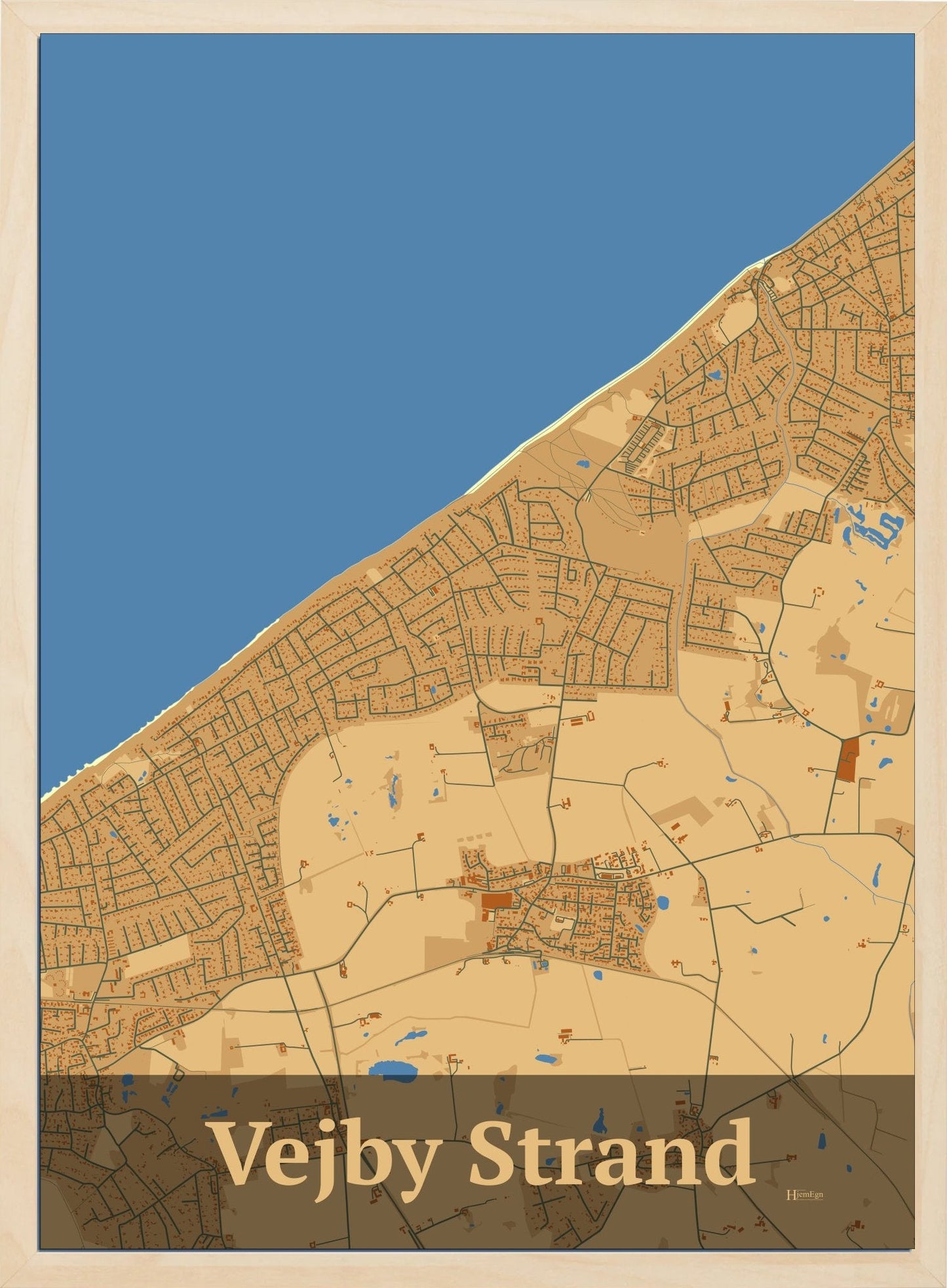 Vejby Strand plakat i farve pastel brun og HjemEgn.dk design firkantet. Design bykort for Vejby Strand
