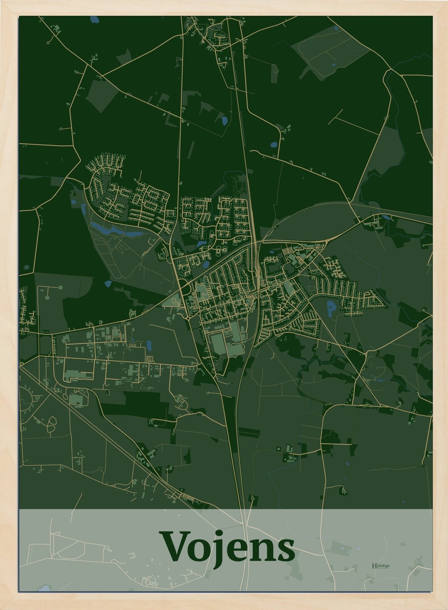 Vojens plakat i mørk grøn og HjemEgn.dk design firkantet. Design bykort for Vojens