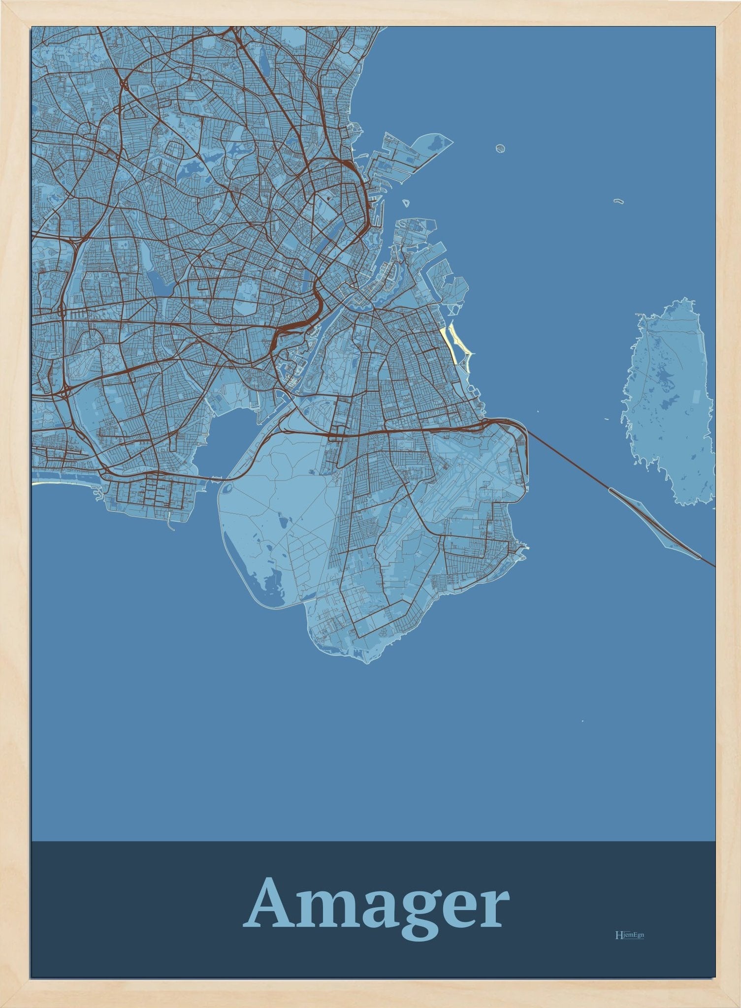 Amager plakat i farve pastel blå og HjemEgn.dk design firkantet. Design ø-kort for Amager