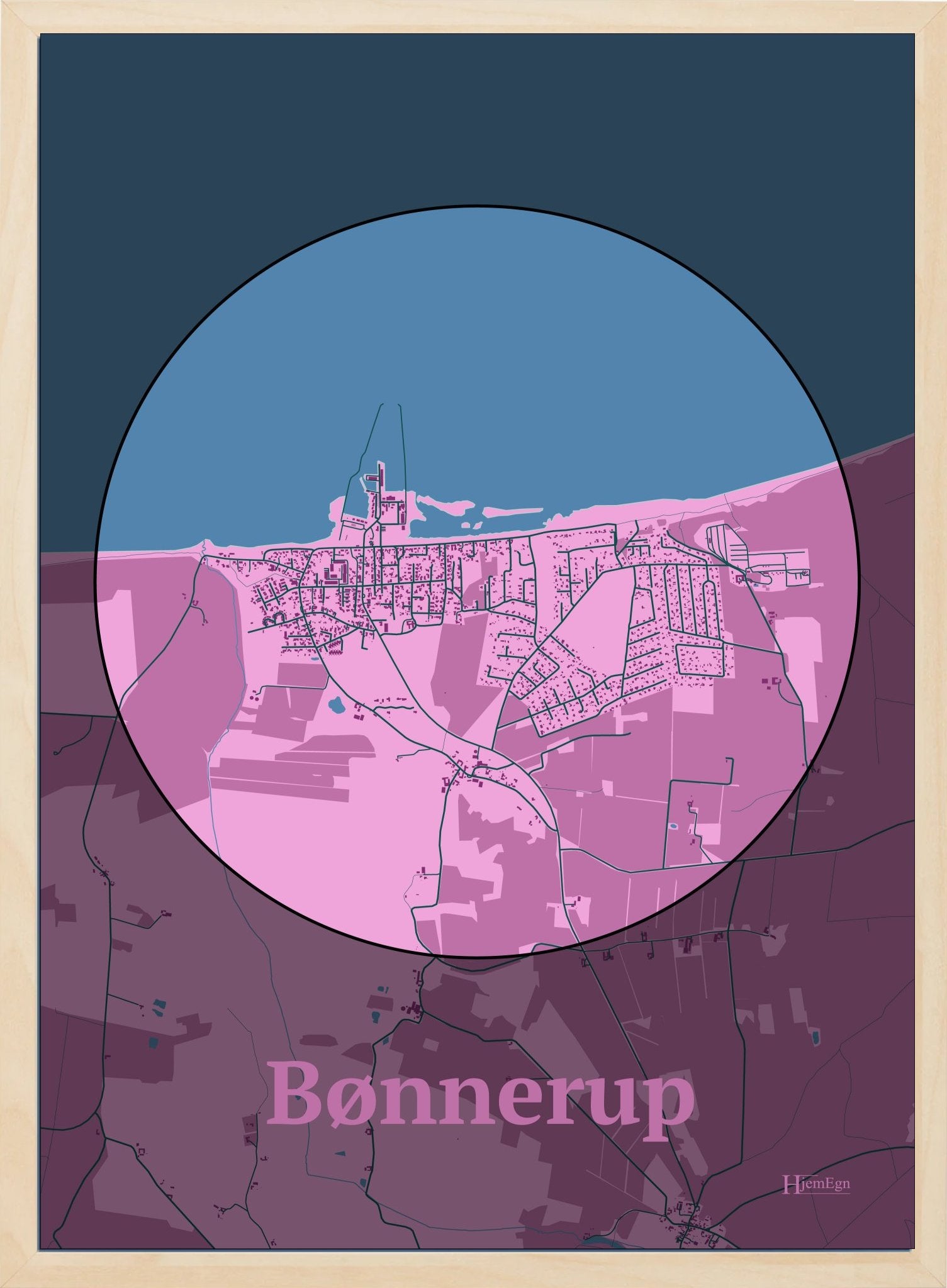 Bønnerup plakat i farve pastel rød og HjemEgn.dk design centrum. Design bykort for Bønnerup