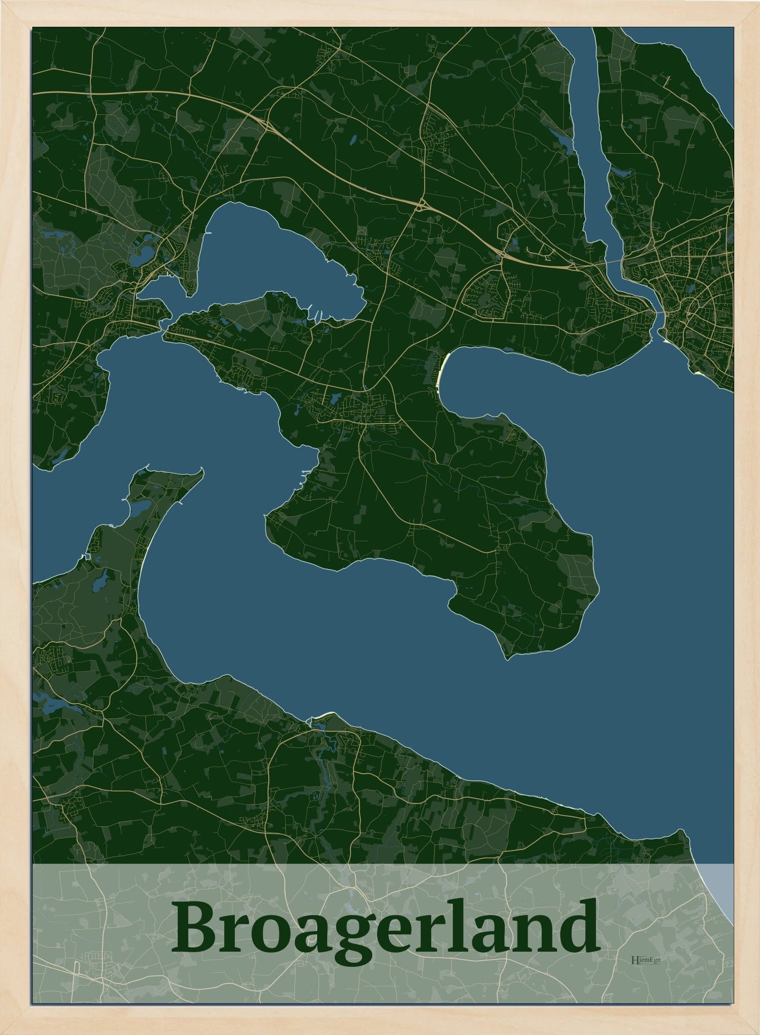 Broagerland plakat i mørk grøn og HjemEgn.dk design firkantet. Design bykort for Broagerland