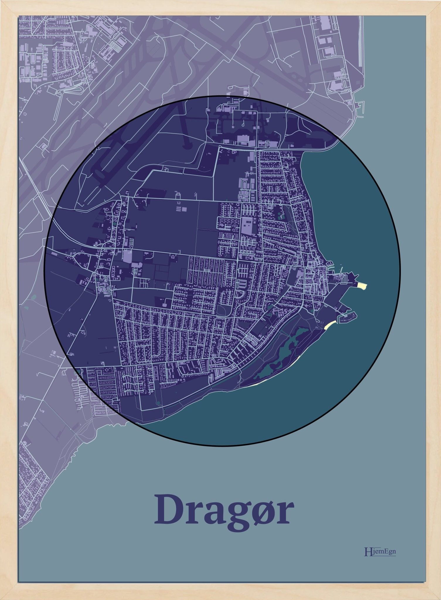 Dragør plakat i farve mørk lilla og HjemEgn.dk design centrum. Design bykort for Dragør