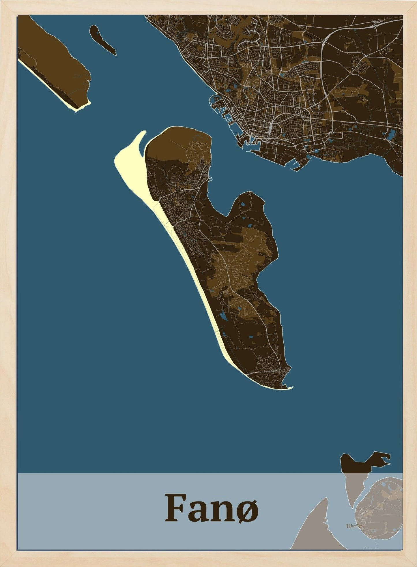 Fanø plakat i farve mørk brun og HjemEgn.dk design firkantet. Design ø-kort for Fanø
