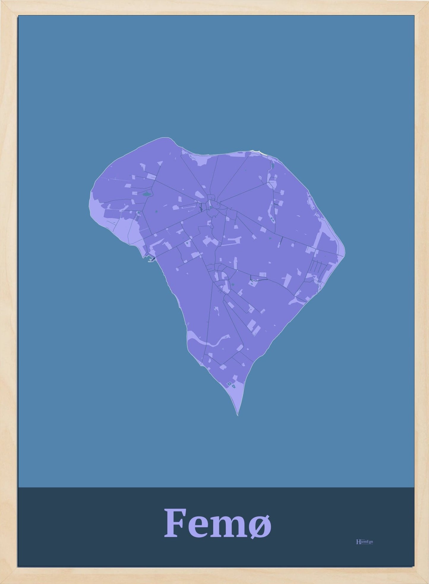 Femø plakat i farve pastel lilla og HjemEgn.dk design firkantet. Design ø-kort for Femø