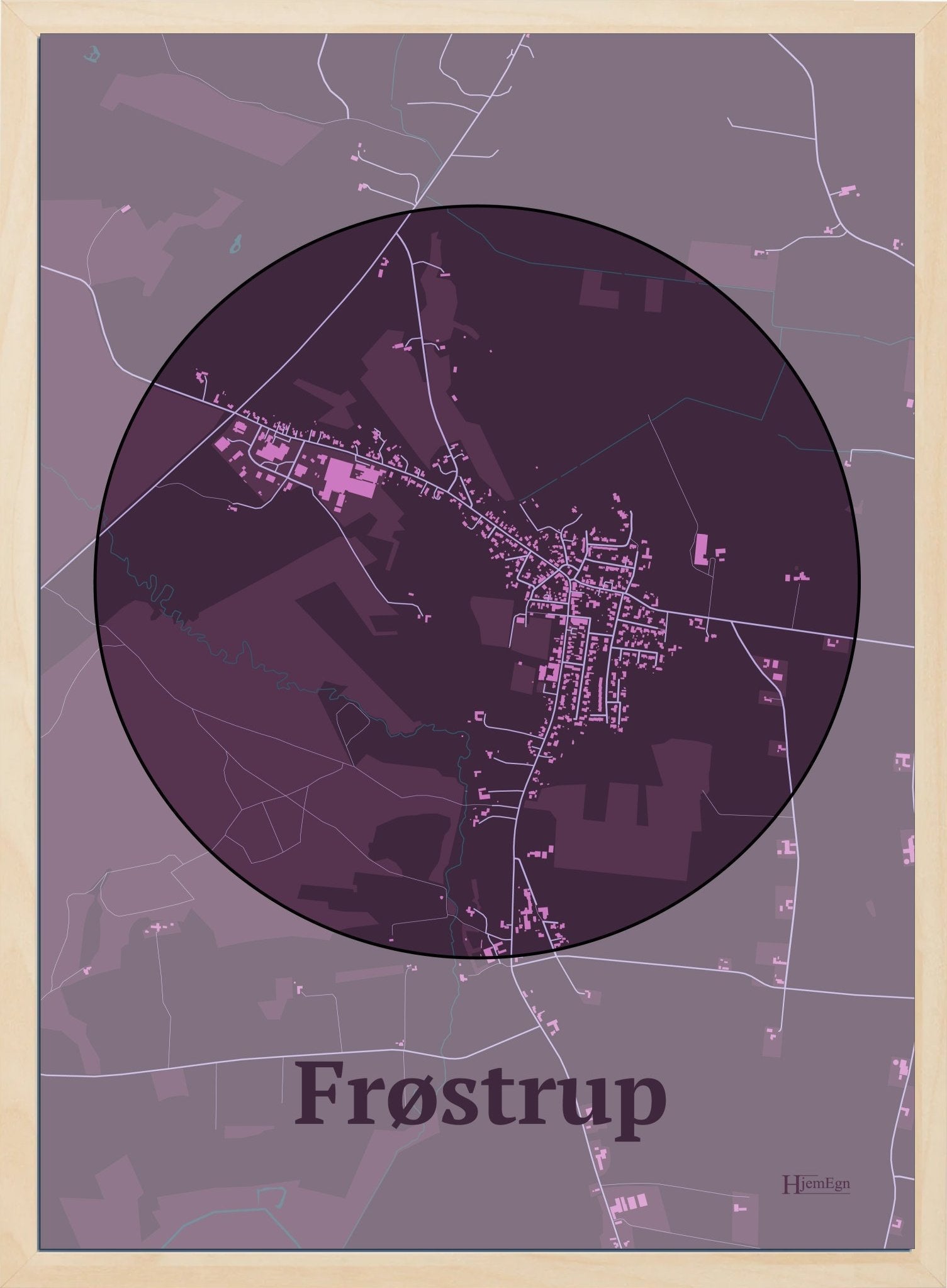 Frøstrup plakat i farve mørk rød og HjemEgn.dk design centrum. Design bykort for Frøstrup