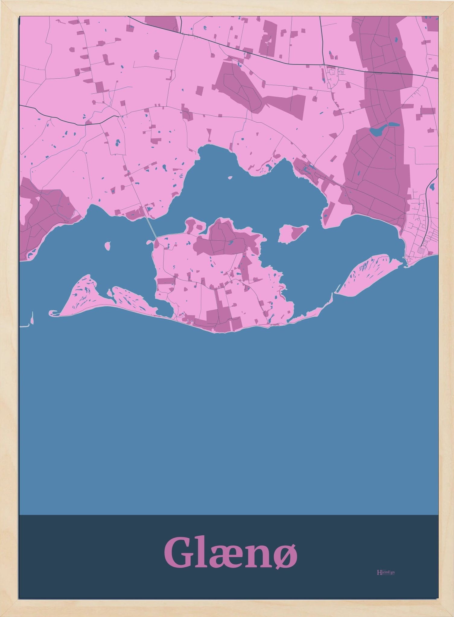 Glænø plakat i farve pastel rød og HjemEgn.dk design firkantet. Design ø-kort for Glænø