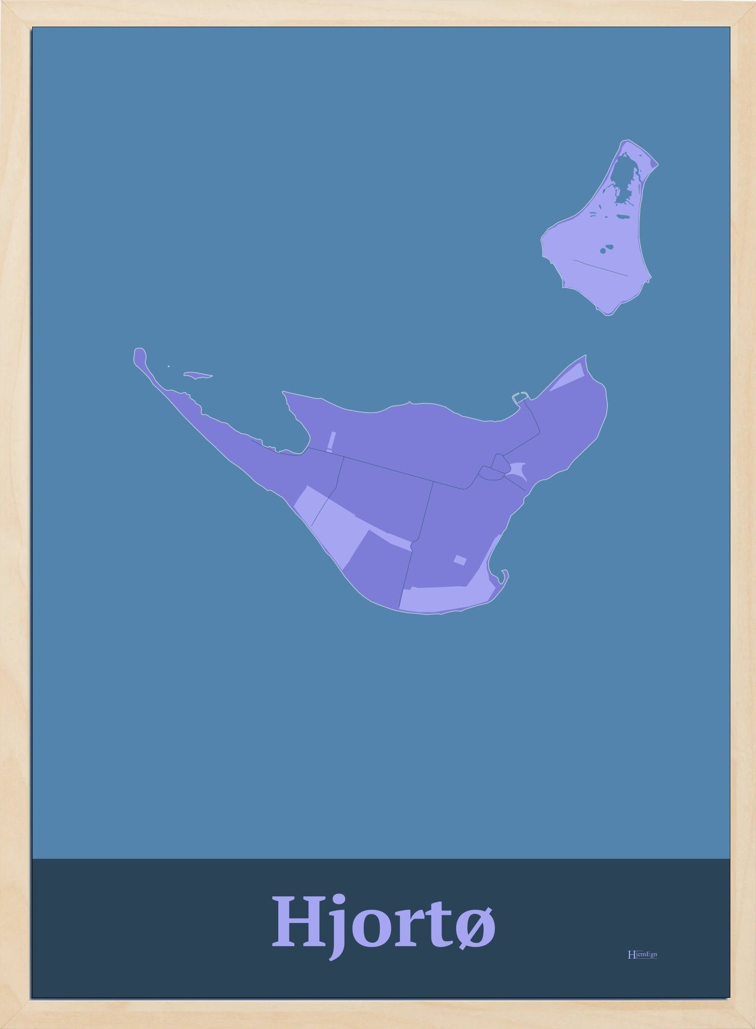 Hjortø plakat i farve pastel lilla og HjemEgn.dk design firkantet. Design ø-kort for Hjortø