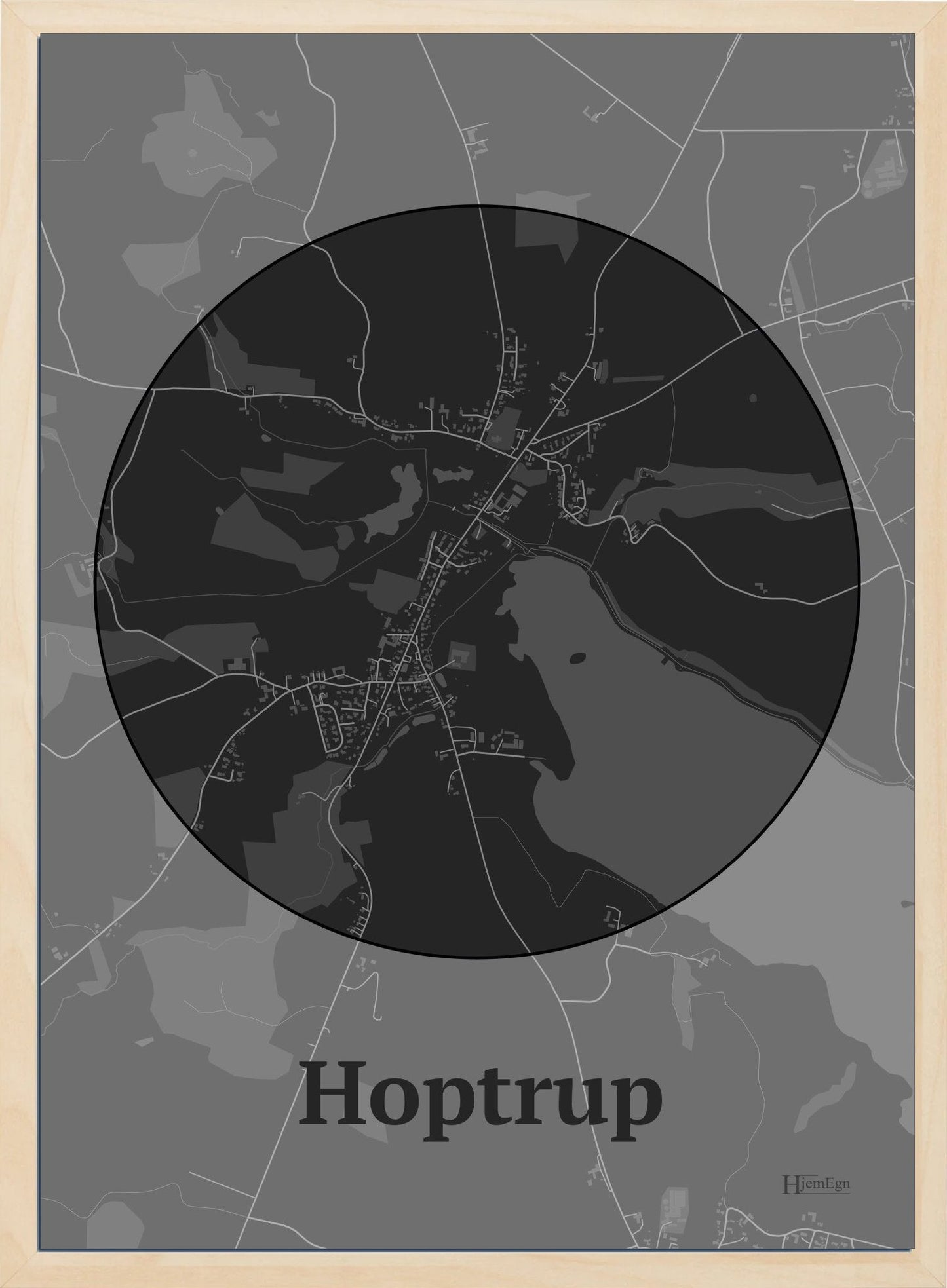 Hoptrup plakat i farve mørk grå og HjemEgn.dk design centrum. Design bykort for Hoptrup