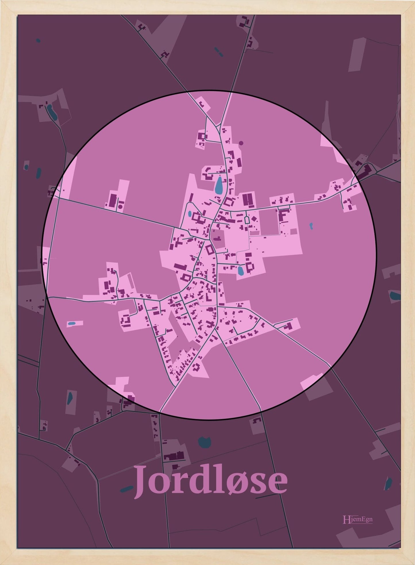 Jordløse plakat i farve pastel rød og HjemEgn.dk design centrum. Design bykort for Jordløse