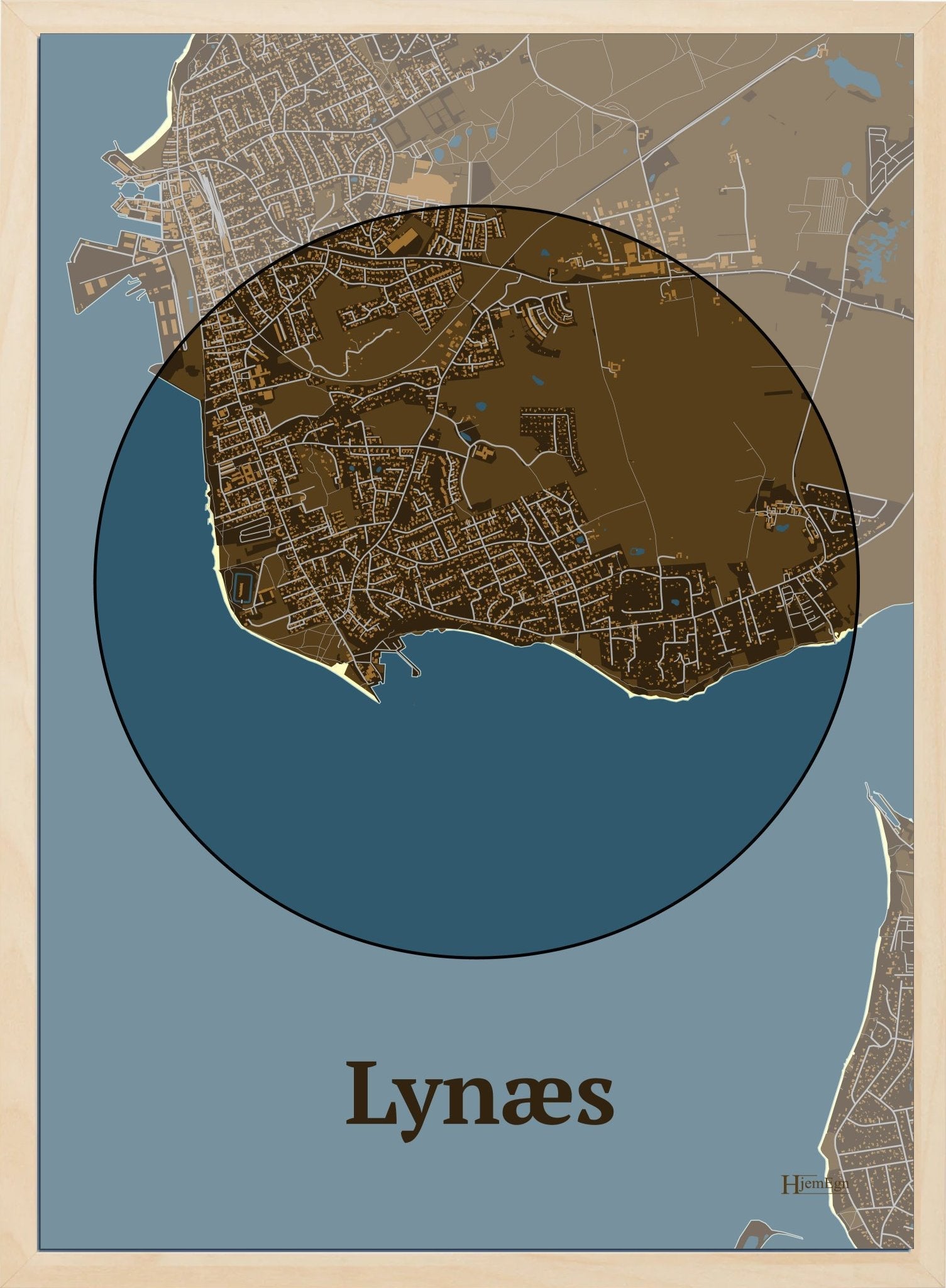 Lynæs plakat i farve mørk brun og HjemEgn.dk design centrum. Design bykort for Lynæs
