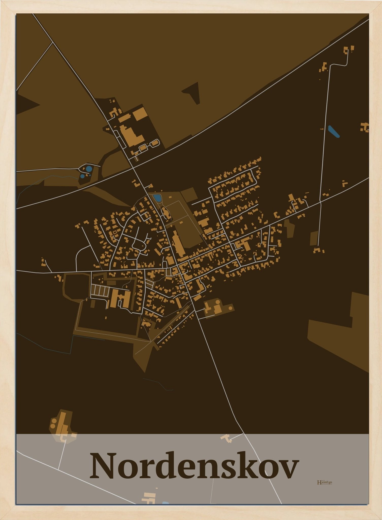 Nordenskov plakat i farve mørk brun og HjemEgn.dk design firkantet. Design bykort for Nordenskov