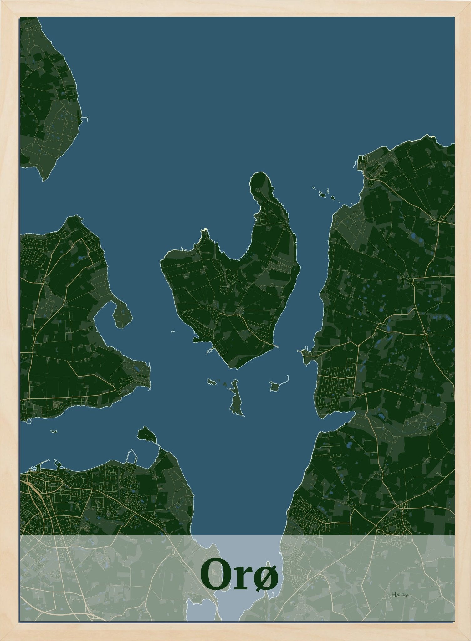 Orø plakat i farve mørk grøn og HjemEgn.dk design firkantet. Design ø-kort for Orø