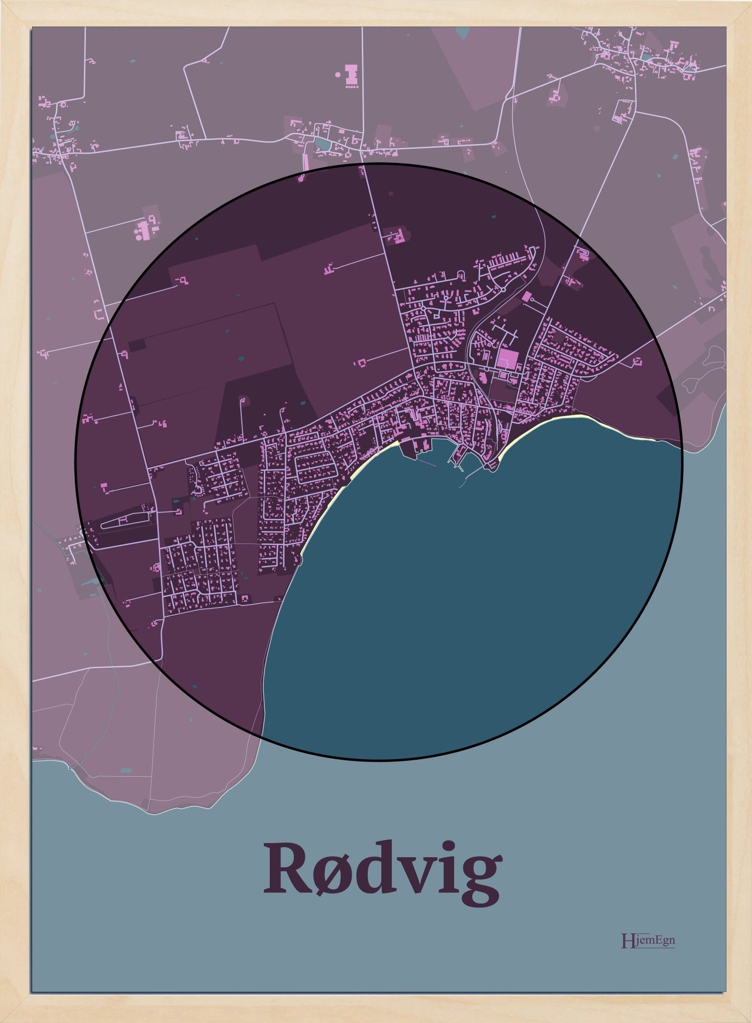Rødvig plakat i farve mørk rød og HjemEgn.dk design centrum. Design bykort for Rødvig