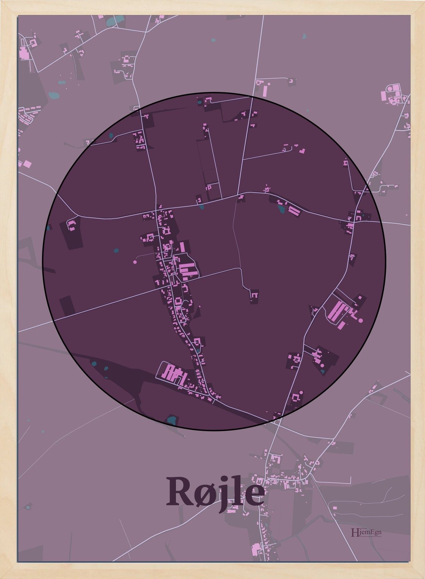 Røjle plakat i farve mørk rød og HjemEgn.dk design centrum. Design bykort for Røjle