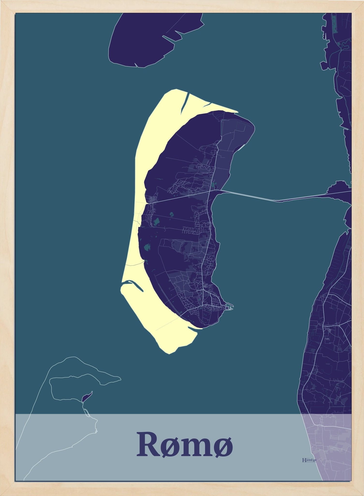Rømø plakat i farve mørk lilla og HjemEgn.dk design firkantet. Design ø-kort for Rømø