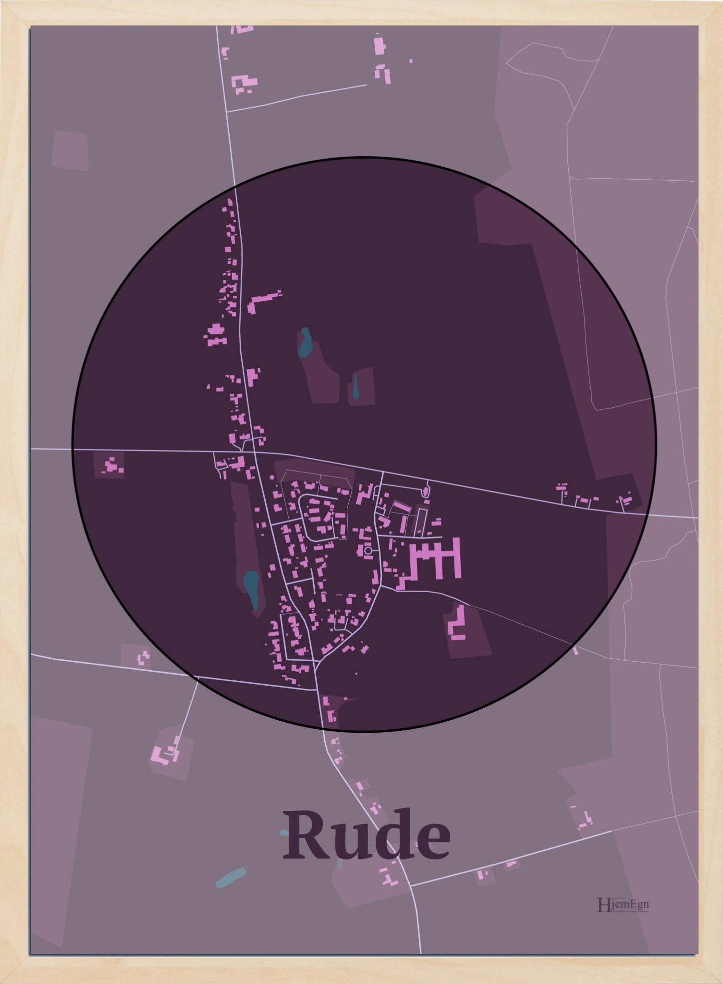 Rude plakat i farve mørk rød og HjemEgn.dk design centrum. Design bykort for Rude