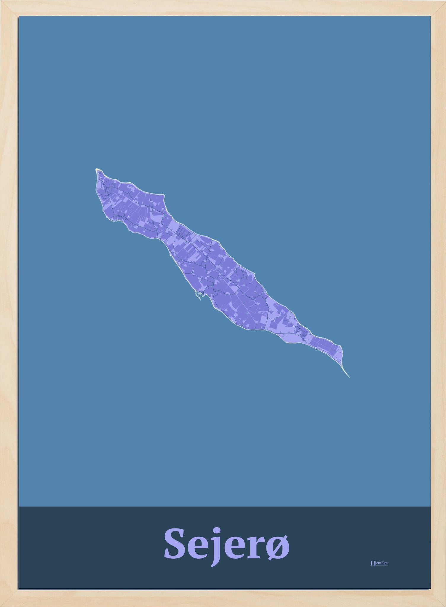 Sejerø plakat i farve pastel lilla og HjemEgn.dk design firkantet. Design ø-kort for Sejerø