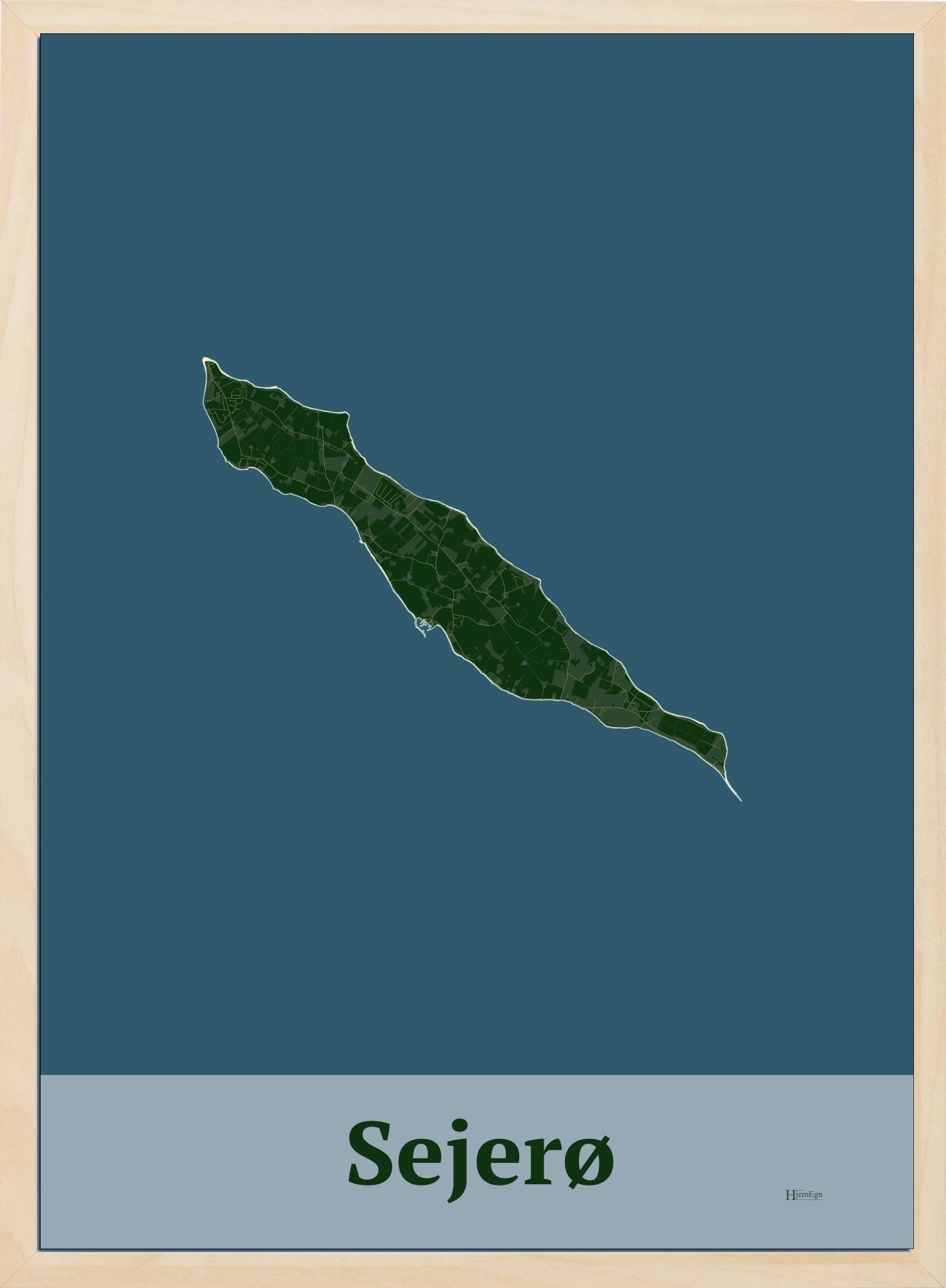 Sejerø plakat i farve mørk grøn og HjemEgn.dk design firkantet. Design ø-kort for Sejerø