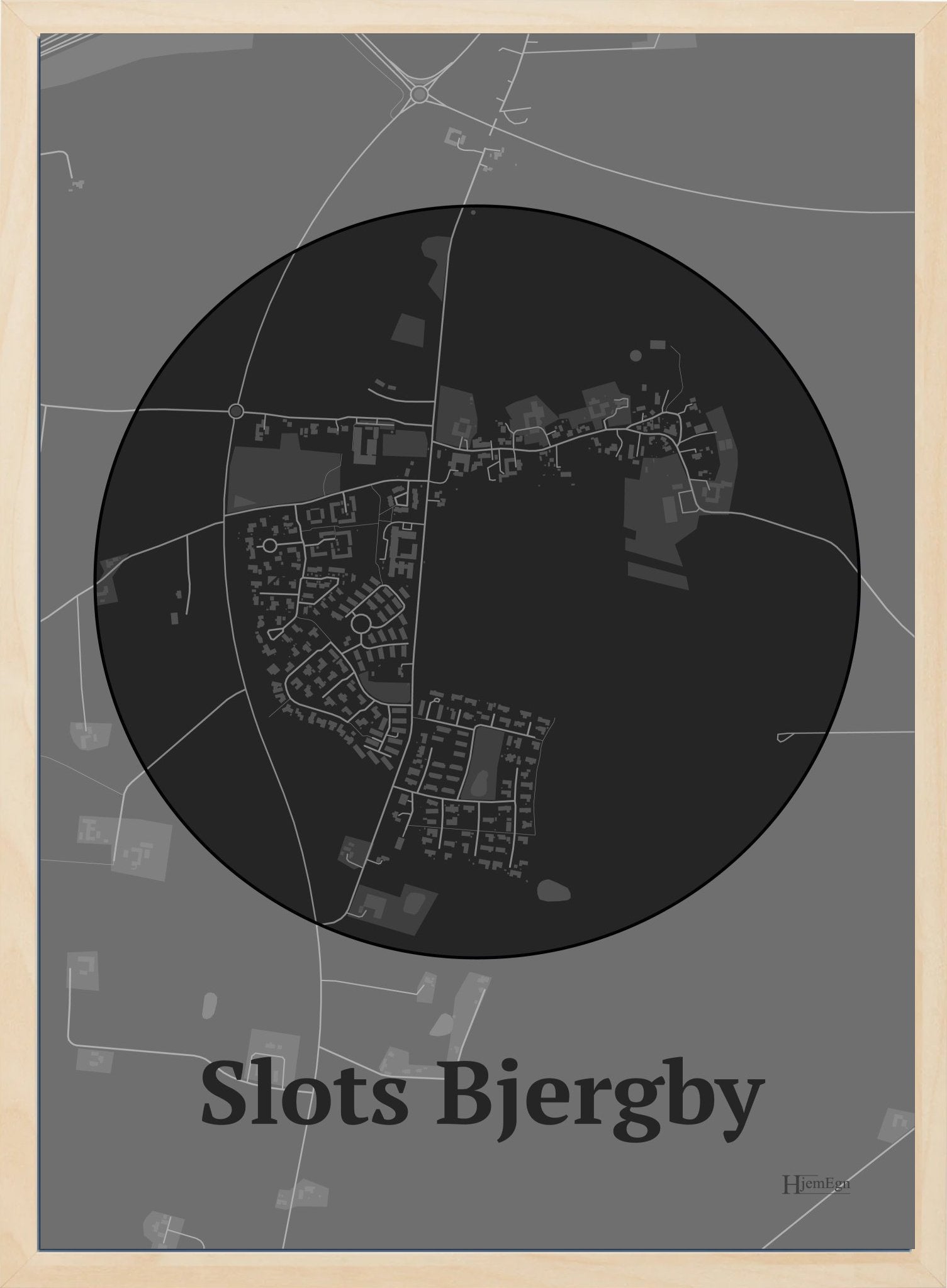 Slots Bjergby plakat i farve mørk grå og HjemEgn.dk design centrum. Design bykort for Slots Bjergby