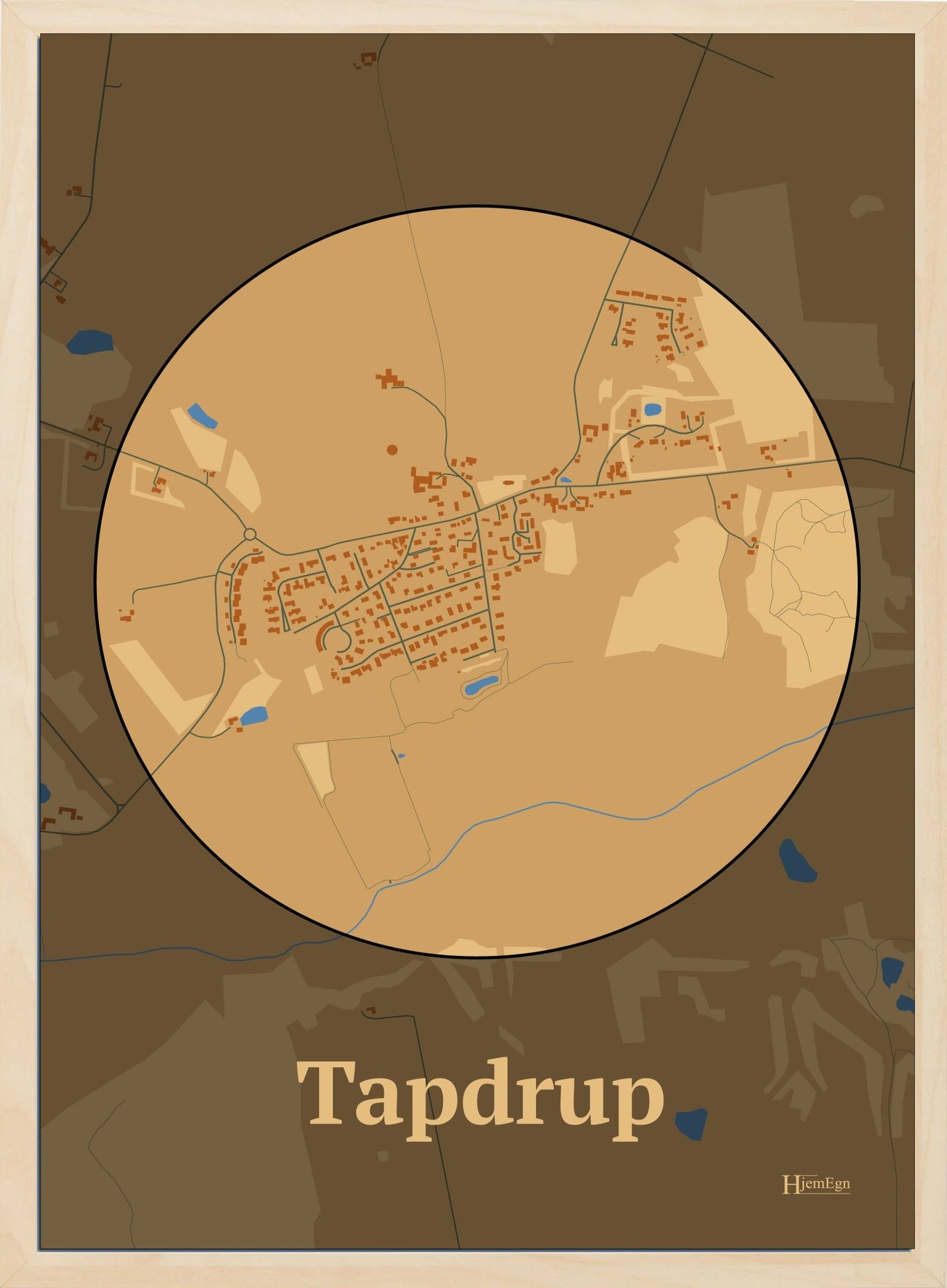 Tapdrup plakat i farve pastel brun og HjemEgn.dk design centrum. Design bykort for Tapdrup