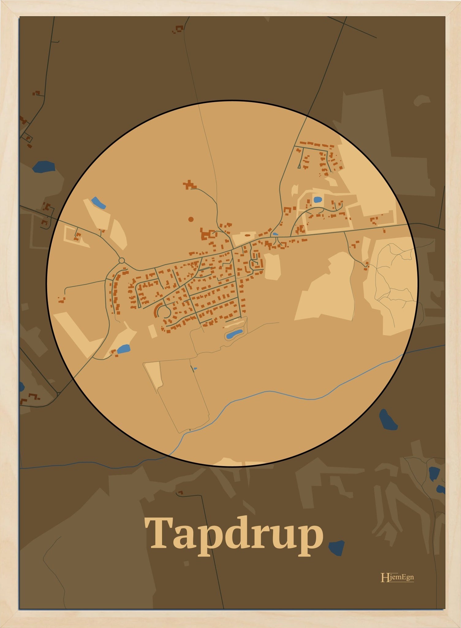 Tapdrup plakat i farve pastel brun og HjemEgn.dk design centrum. Design bykort for Tapdrup