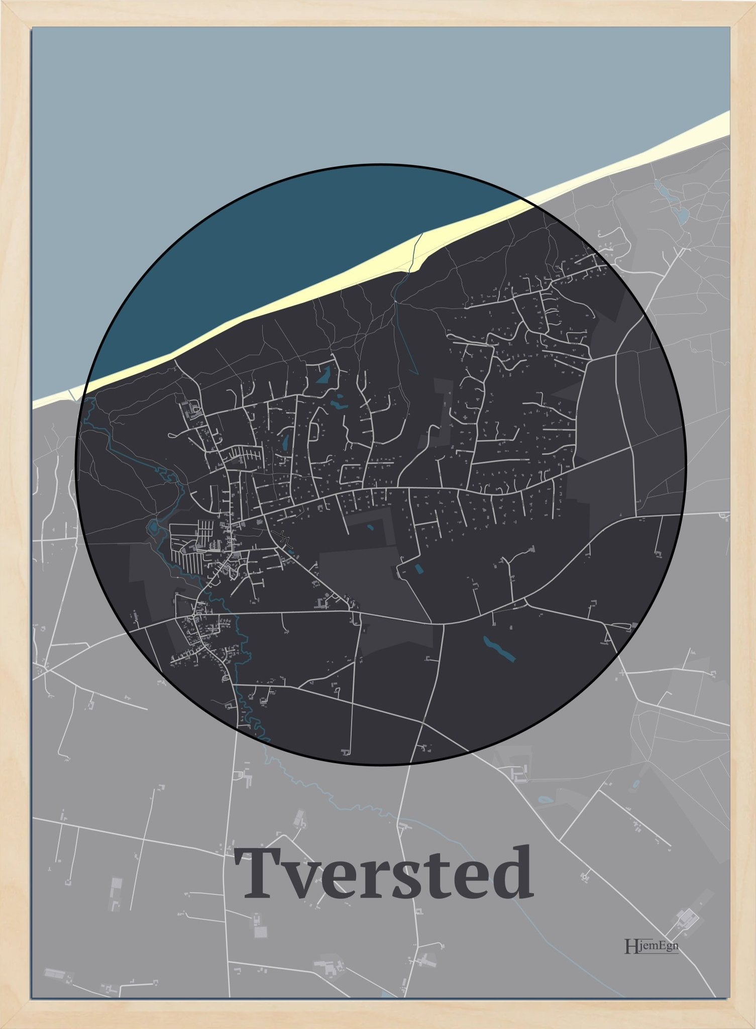 Tversted plakat i farve mørk brun og HjemEgn.dk design centrum. Design bykort for Tversted
