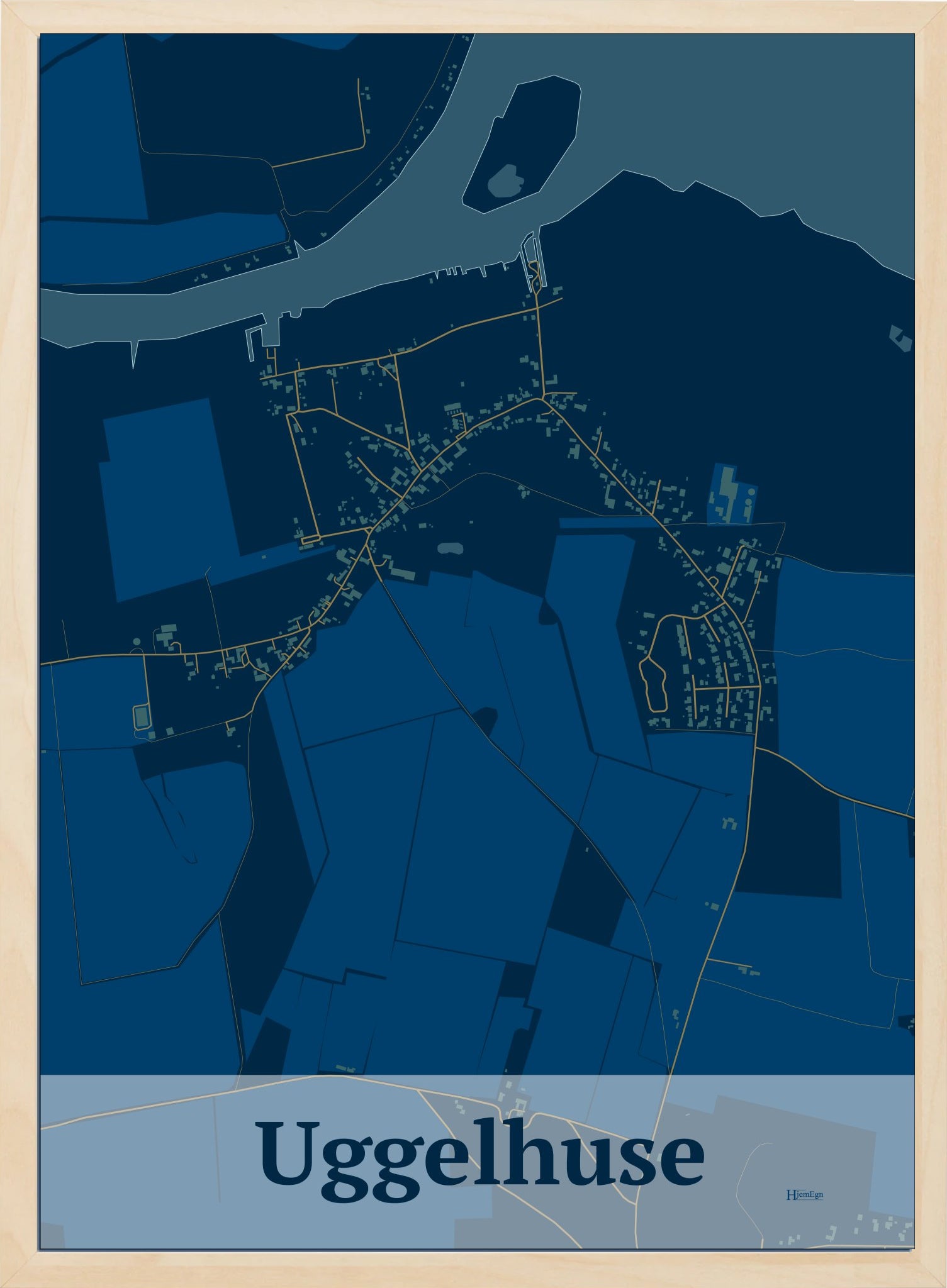 Uggelhuse plakat i farve mørk blå og HjemEgn.dk design firkantet. Design bykort for Uggelhuse