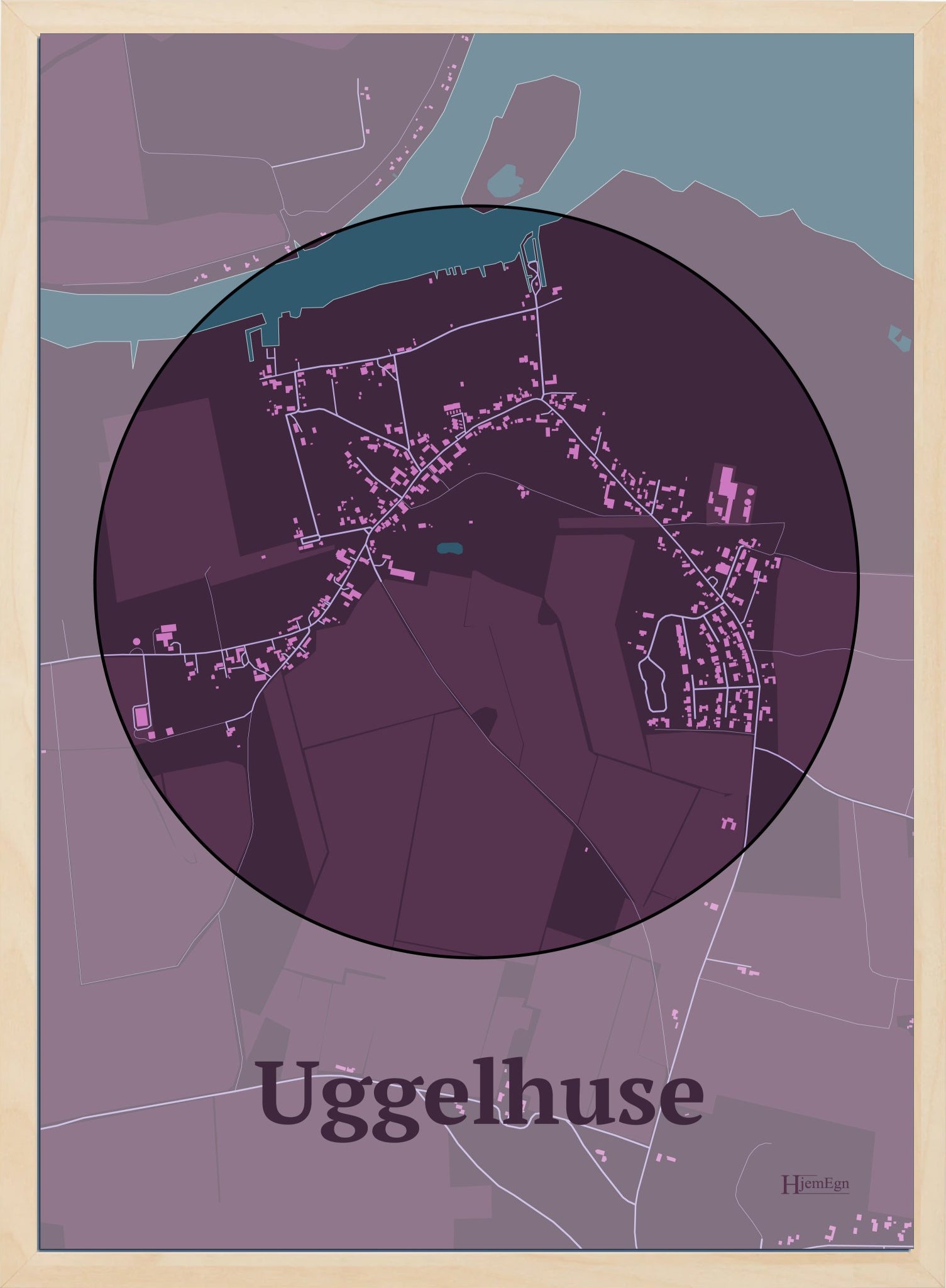 Uggelhuse plakat i farve mørk rød og HjemEgn.dk design centrum. Design bykort for Uggelhuse