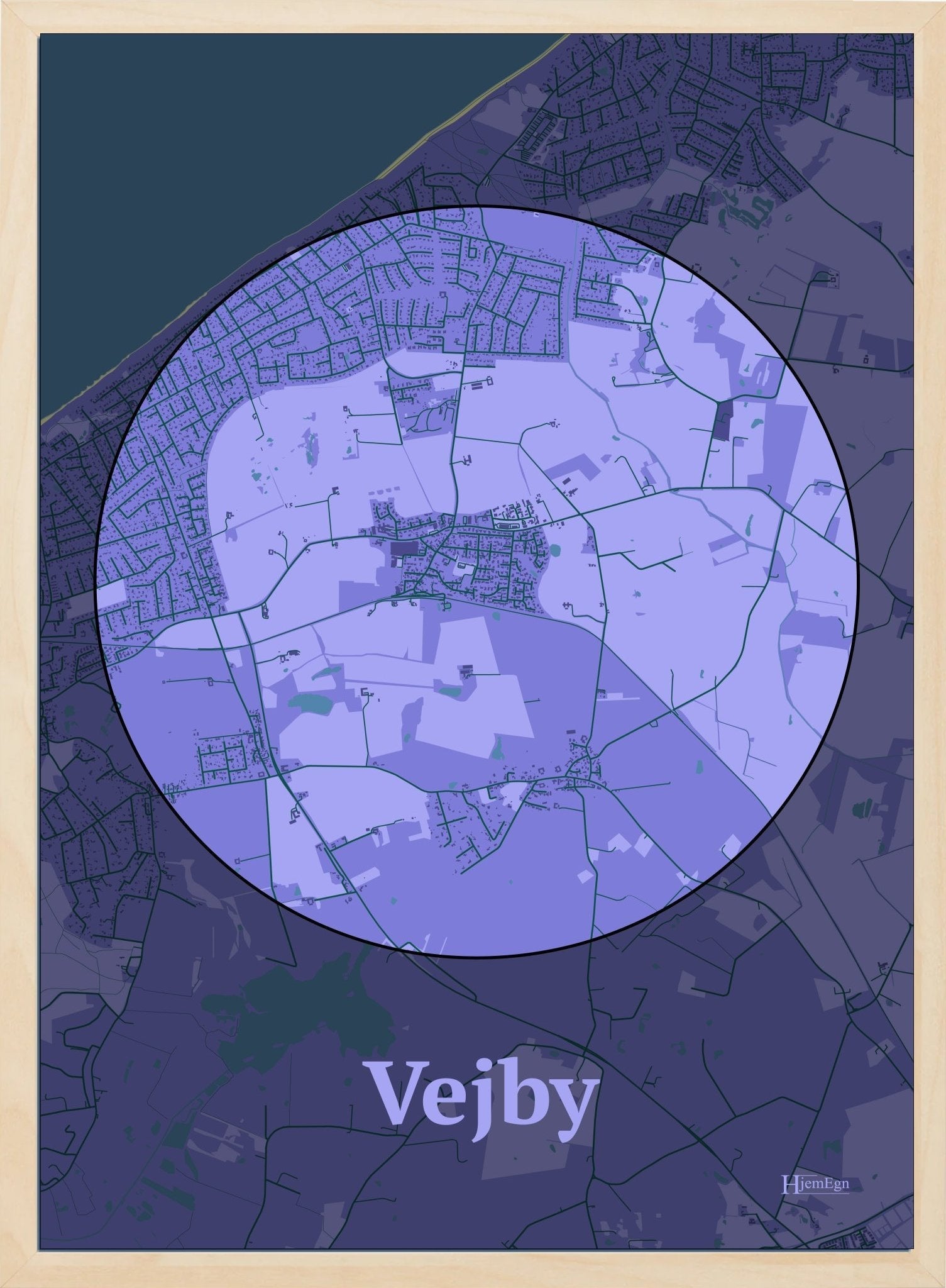 Vejby plakat i farve pastel lilla og HjemEgn.dk design centrum. Design bykort for Vejby