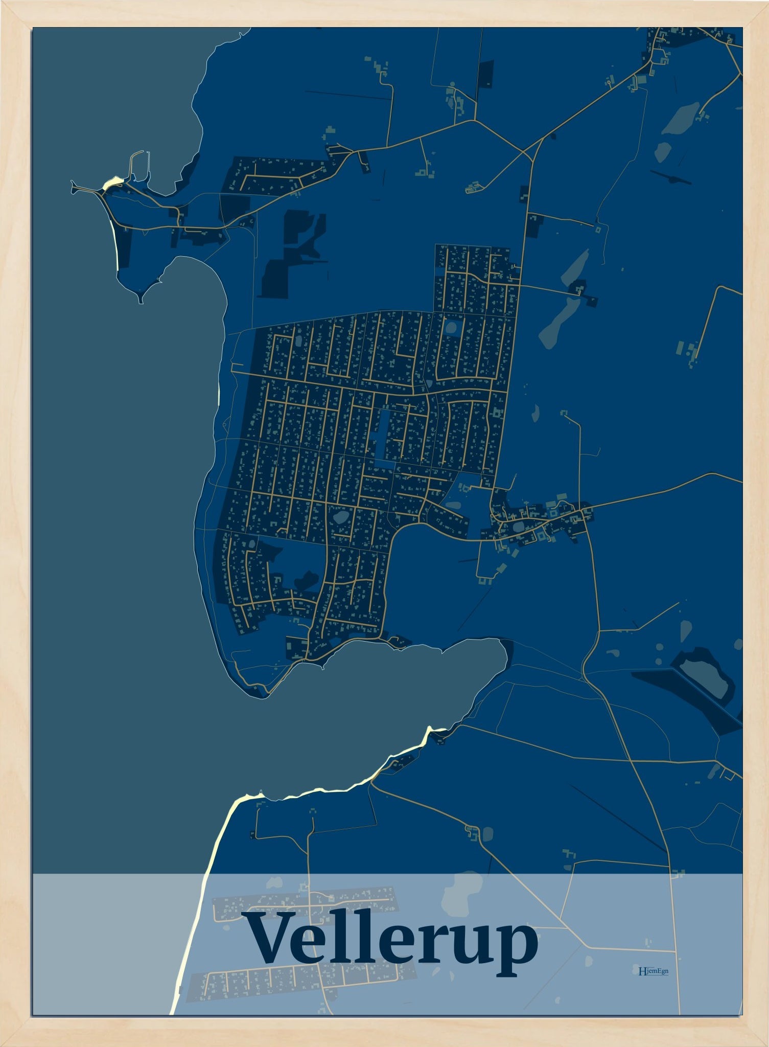 Vellerup plakat i farve mørk blå og HjemEgn.dk design firkantet. Design bykort for Vellerup