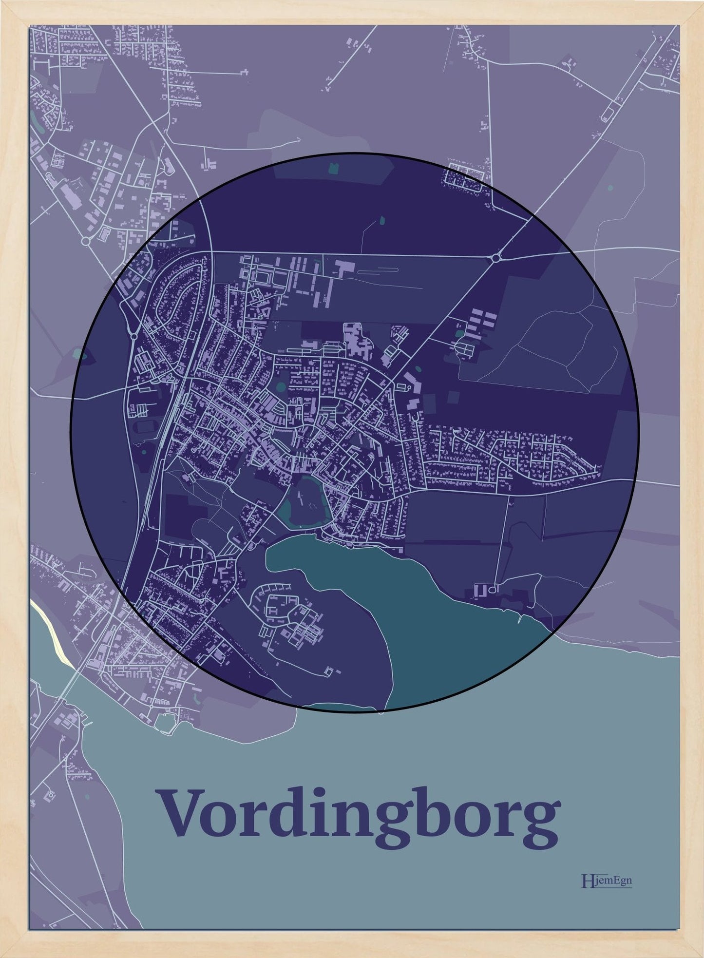 Vordingborg plakat i farve mørk lilla og HjemEgn.dk design centrum. Design bykort for Vordingborg